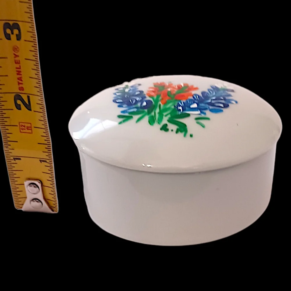 Vintage Hand Painted Floral Trinket Dish Box Lidded‎ Porcelain Lady Bird Johnson